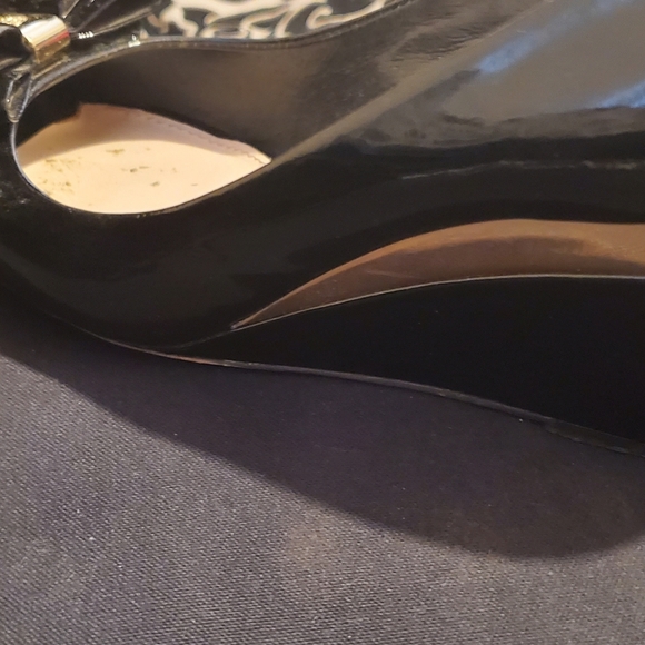 Vince Camuto-EUC, wedge heels - Picture 6 of 6